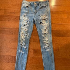 American eagle light wash ripped jeans